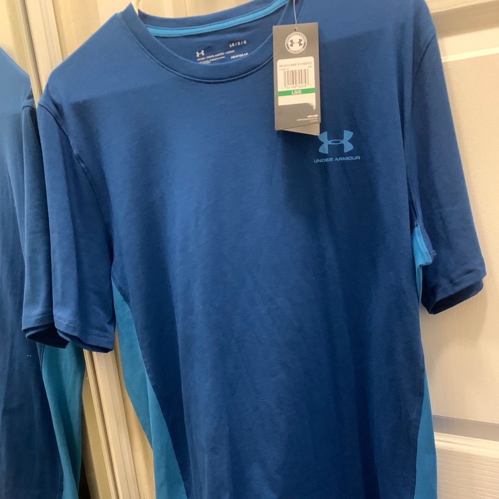 Under armor lightweight running tee never worn